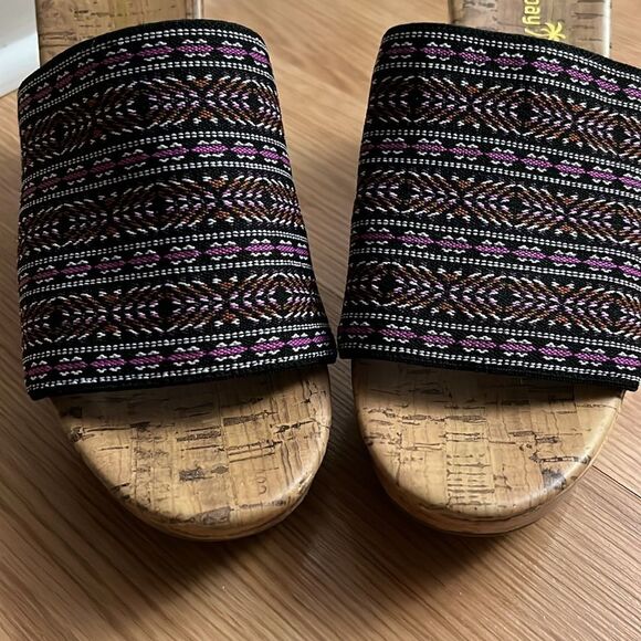 MONTEGO BAY CLUB SIZE 6 1/2 WEDGES - Picture 2 of 6